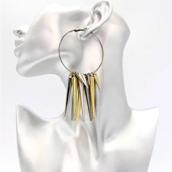 Spikes Hoop Earrings -pierced
(New) - Picture 1 of 4
